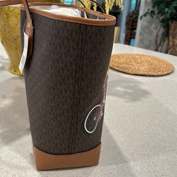 NWT Michael Kors Special Edition Large Tote - Picture 5 of 8